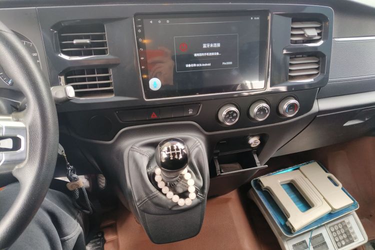 江铃福顺 2023款 2.0T 手动短轴中顶商运型多功能乘用车5座中控内饰16