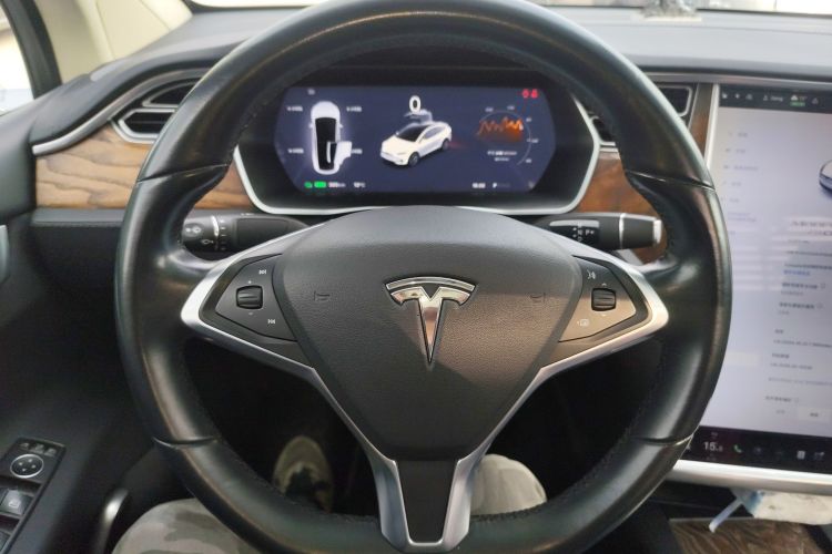 特斯拉 2016款 Model X 75D中控内饰13