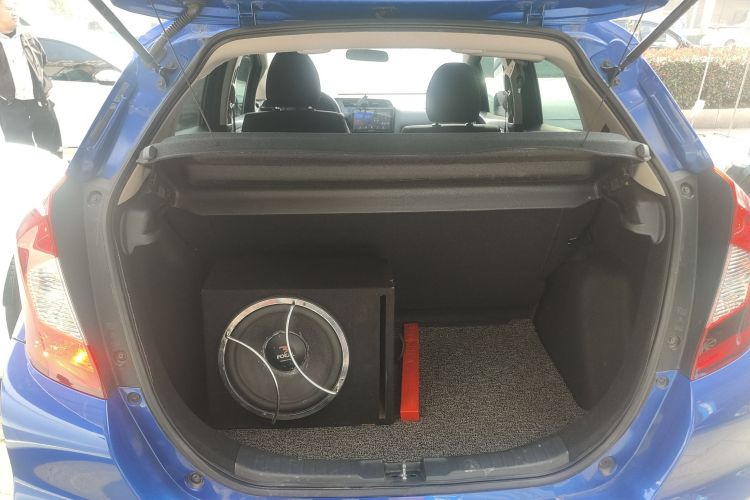 本田 飞度 2018款 1.5L CVT舒适天窗版机舱底盘23