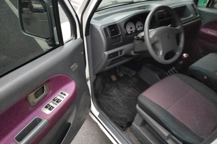 铃木 北斗星 2012款 创业版 1.0L 手动超越型中控内饰20