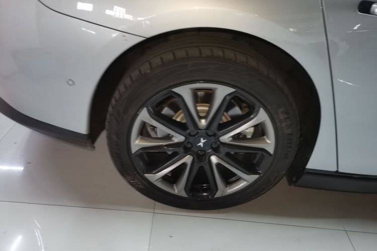 小鹏P7 2022款 670N+车身外观6008