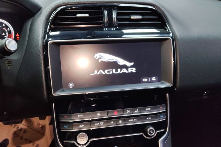 捷豹XEL 2019款 2.0T 200PS 尊享版中控内饰16