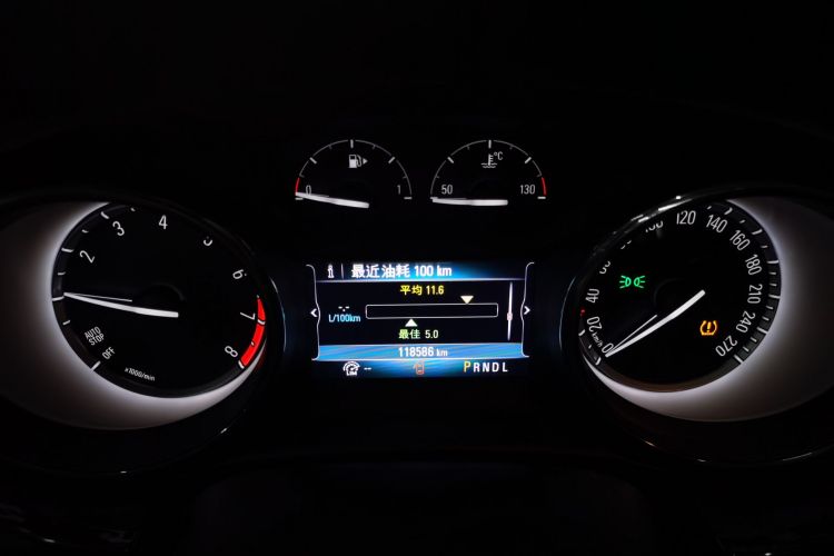 别克 威朗 2018款 三厢 20T 双离合领先型中控内饰14