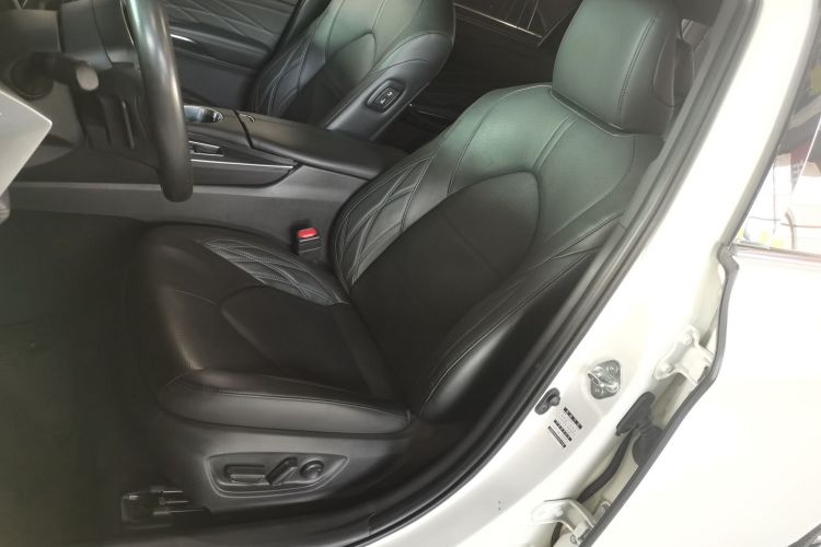 丰田 亚洲龙 2019款 2.5L Touring尊贵版 国VI中控内饰19