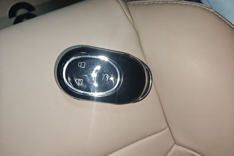 蔚来ET5T 2023款 75kWh Touring中控内饰11