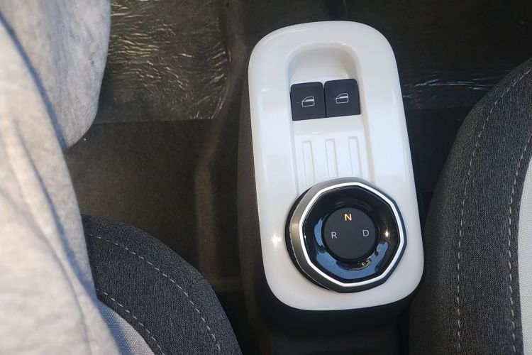 吉利银河 熊猫 2025款 210km 元气熊中控内饰18