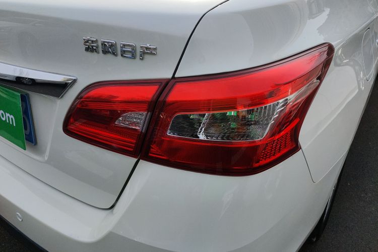 日产 轩逸 2019款 经典 1.6XE CVT舒适版车身外观9