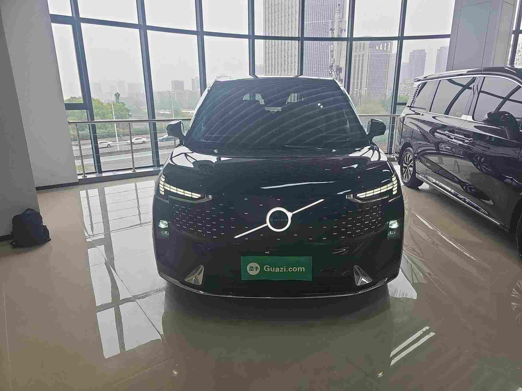 合肥二手沃尔沃EM90 2025款，练手代步的透明底牌？