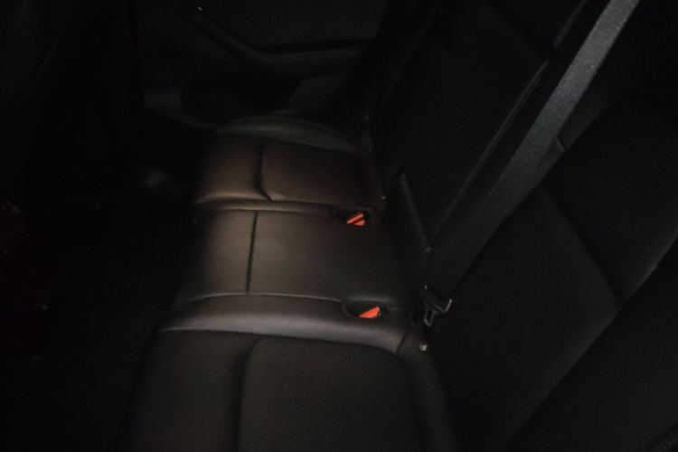 特斯拉 Model Y 2022款 改款 后轮驱动版中控内饰21