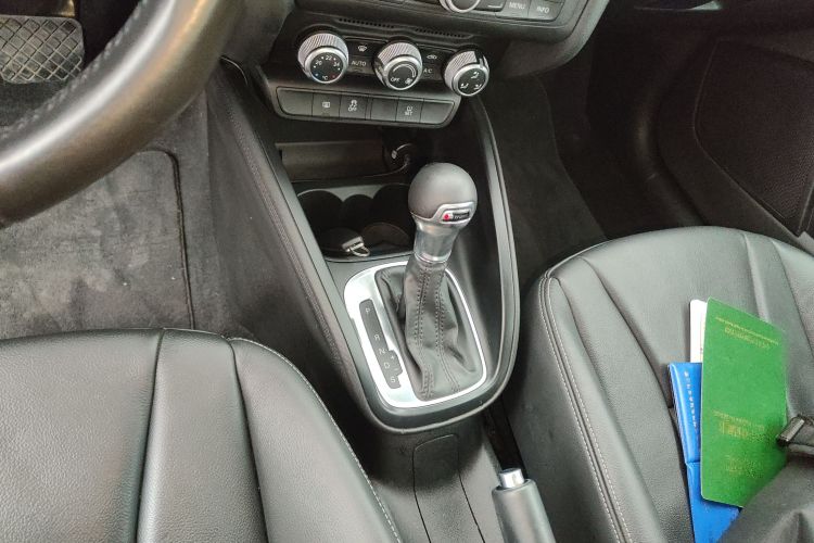 奥迪A1 2014款 30 TFSI 舒适型中控内饰18