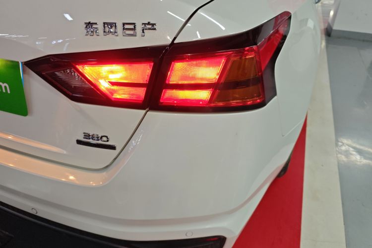 日产 天籁 2021款 2.0T XL Upper AD1 智享领航版车身外观9