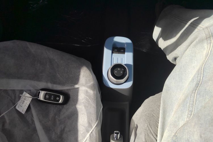 吉利银河 2024款 熊猫mini 200km 耐力熊中控内饰18