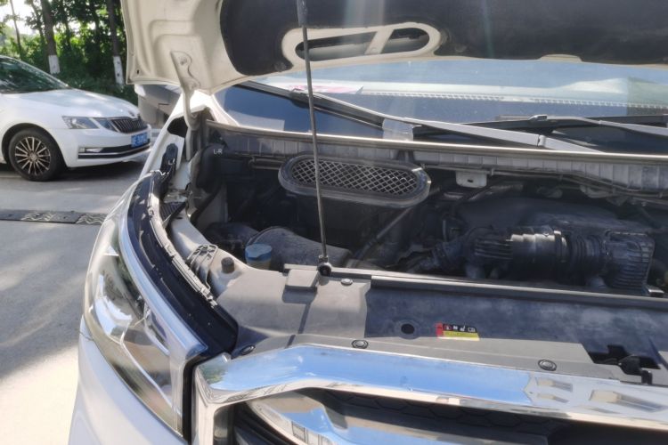 上汽大通MAXUS 新途V90 2019款 2.0T自动智多星后驱单胎长轴高顶7座局部细节9005