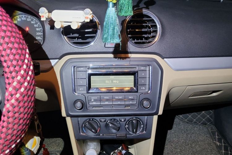 大众 捷达 2013款 1.6L 手动舒适型中控内饰16