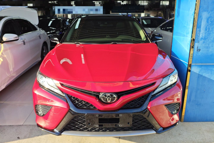 丰田 凯美瑞 2018款 2.0S 锋尚版车身外观2