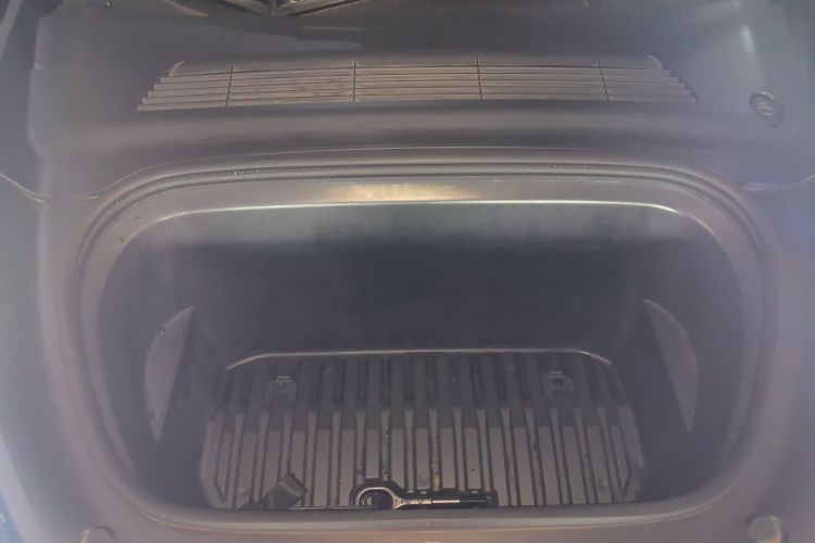 特斯拉 Model Y 2021款 长续航全轮驱动版局部细节24