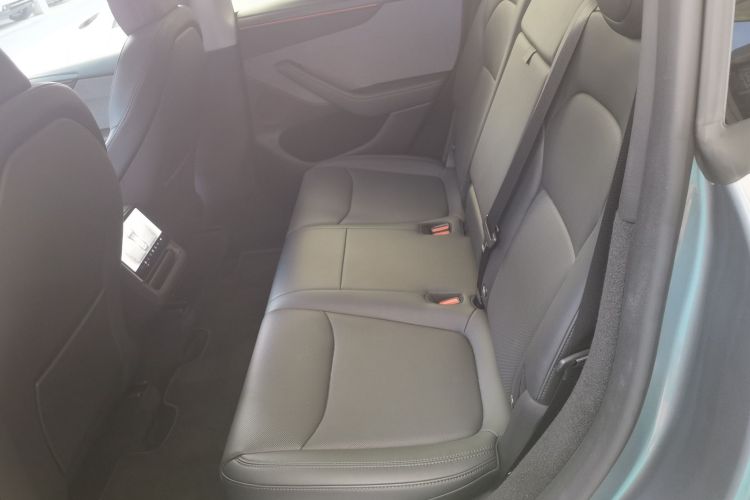 特斯拉 Model Y 2025款 后轮驱动 首发版中控内饰21