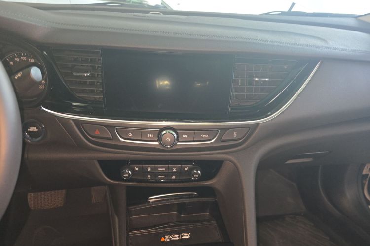 别克 君威 2024款 25T 超享版中控内饰16