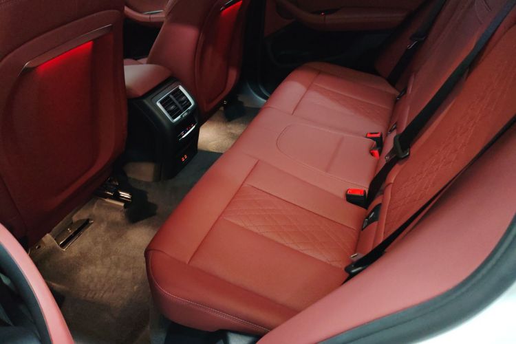 宝马iX3 2024款 创领型中控内饰7003