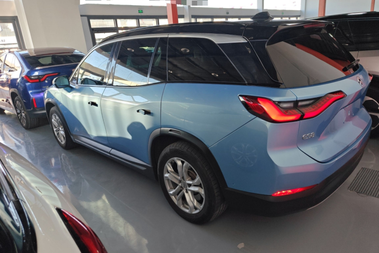 蔚来ES8 2018款 355KM 基准版 七座版车身外观4