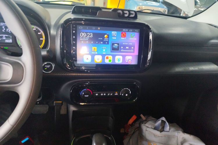 荣威 科莱威CLEVER 2021款 302km新四座超能版中控内饰16