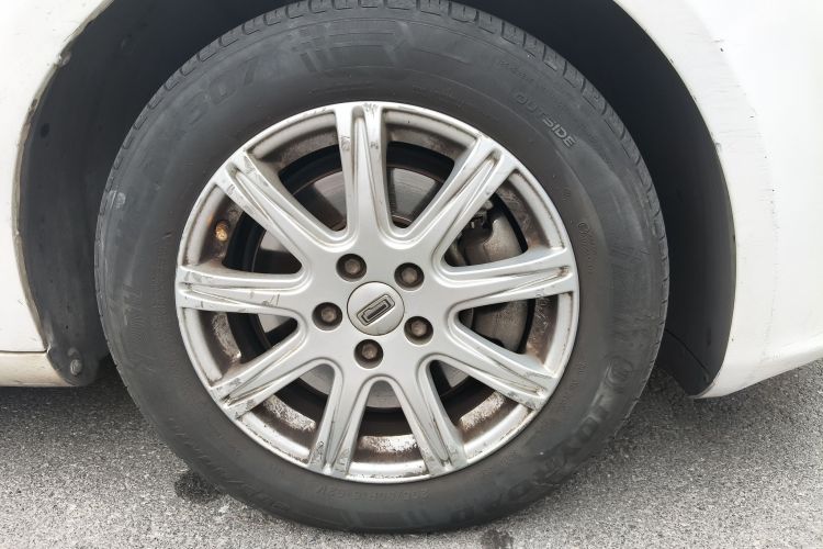 观致3 2018款 三厢 1.6L 自动领先型车身外观10