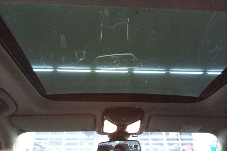 宝马3系 2020款 改款 325i M运动套装局部细节22