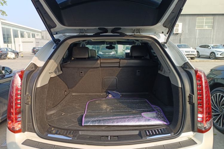 凯迪拉克SRX 2015款 3.0L 精英型机舱底盘23