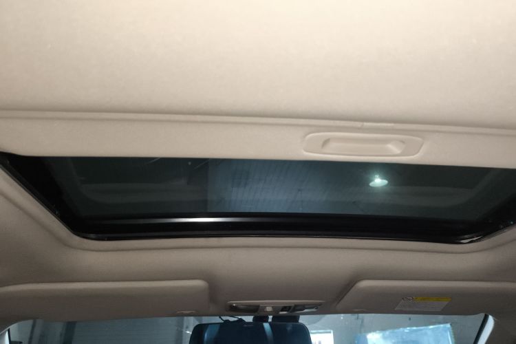 三菱 欧蓝德 2016款 2.4L 四驱精英版 5座局部细节22