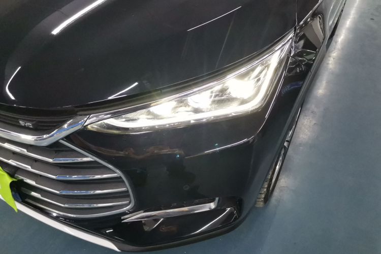 比亚迪 唐 2018款 2.0T 自动智联尊荣型 7座 国V局部细节36