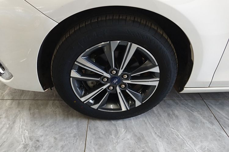 福特 福睿斯 2021款 1.5L 自动钻石版车身外观6007