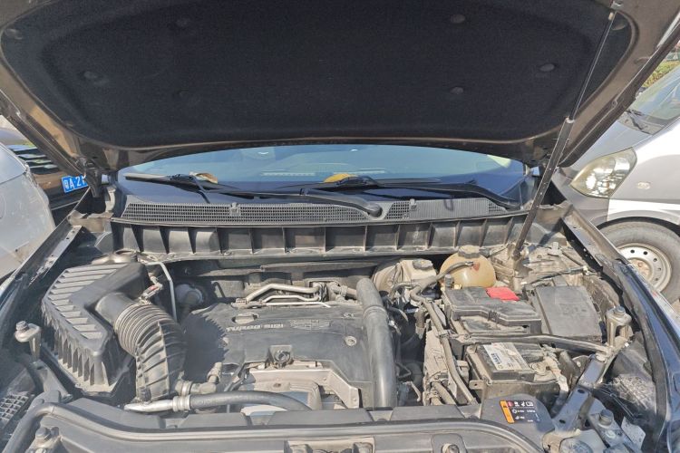 凯迪拉克XT5 2016款 28T 四驱豪华型机舱底盘24