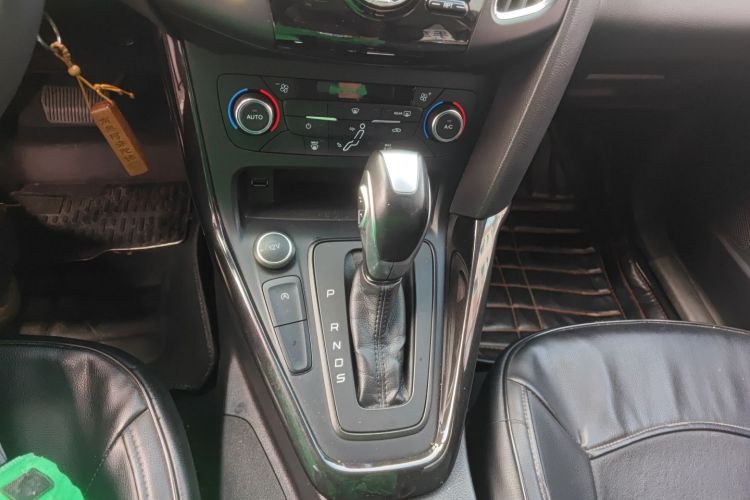 福特 福克斯 2015款 两厢 EcoBoost 125 自动超能风尚型局部细节18