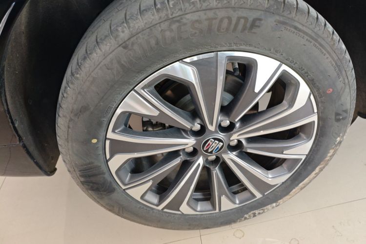 别克 2024款 昂科威S  25T 炫黑风尚版车身外观6008