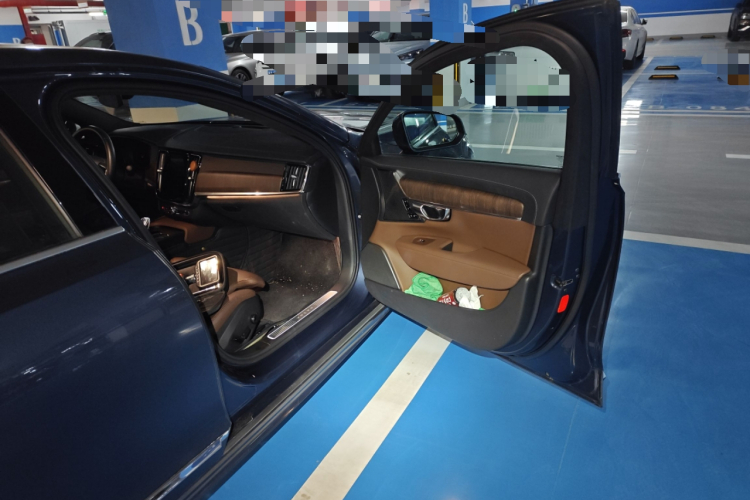 沃尔沃S90 2022款 B5 智远豪华版局部细节9005