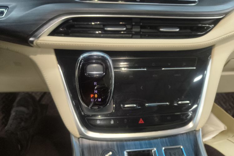 别克GL8 2023款 ES陆尊 尊享型中控内饰18