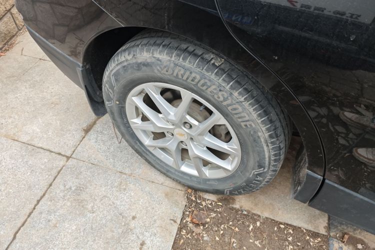 雪佛兰 探界者 2022款 535T 驰界版车身外观6008