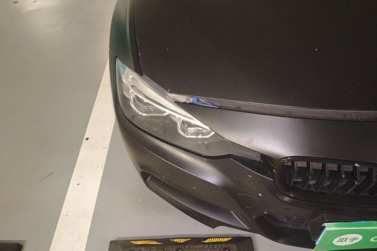 宝马3系 2018款 320i M运动曜夜版车身外观6006