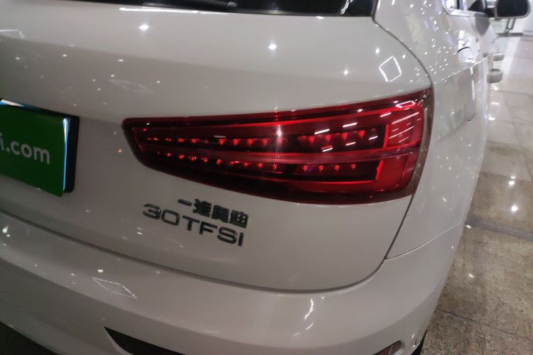 奥迪Q3 2018款 30周年年型 30 TFSI 时尚型车身外观9