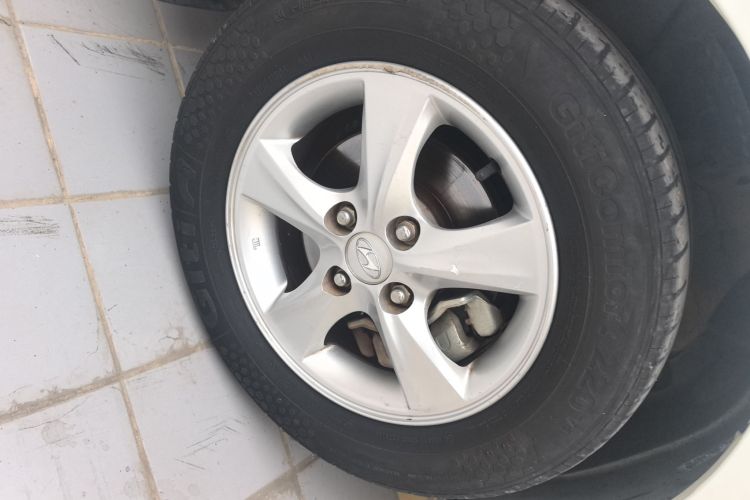 现代 瑞纳 2016款 1.4L 手动智能型GLS车身外观6007