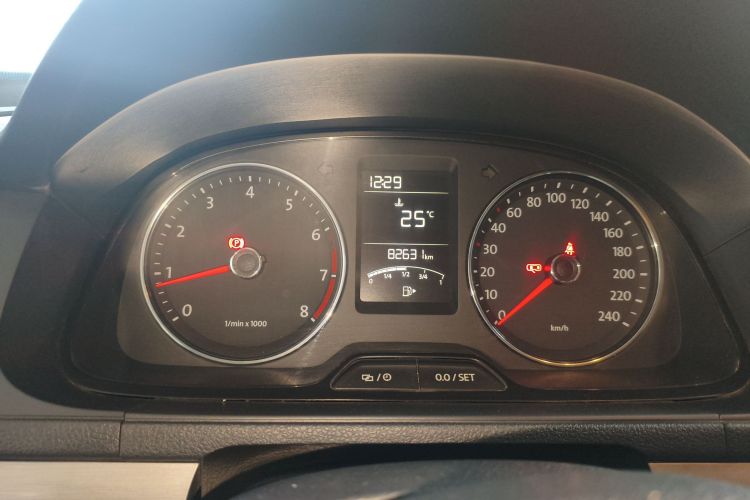 大众 朗逸 2013款 改款 1.4TSI 手动舒适版中控内饰14