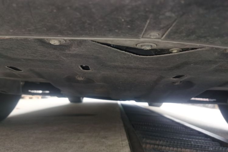 鸿蒙智行 问界M7 2024款 1.5T 后驱Plus版 5座局部细节9008