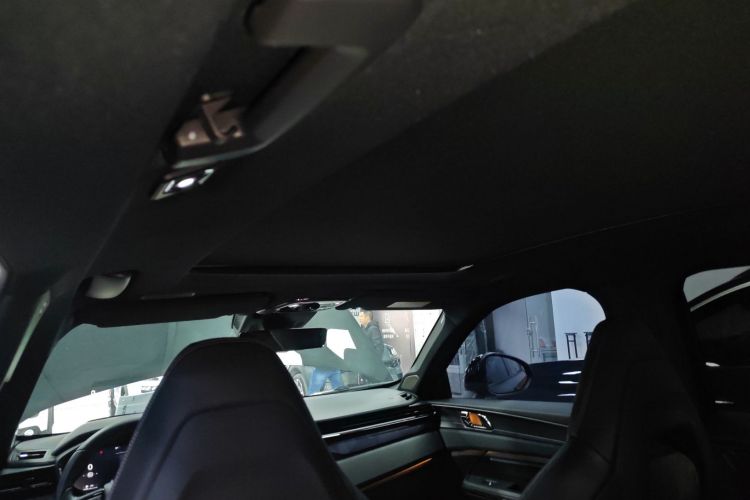 领克01 EM-P 2023款 1.5TD EM-P PM中控内饰22