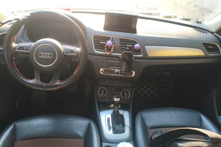 奥迪Q3 2017款 35 TFSI 时尚型中控内饰7002