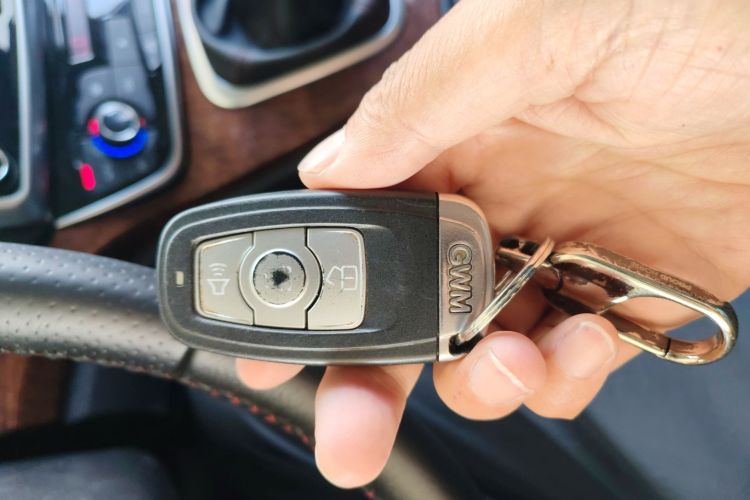 哈弗H6 2017款 红标 运动版 1.5T 手动两驱精英型中控内饰7001