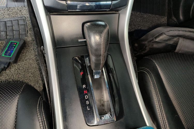 本田 雅阁 2015款 2.0L LX 舒适版中控内饰18