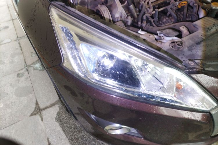 纳智捷 优6 SUV 2016款 1.8T 风尚超值型车身外观8