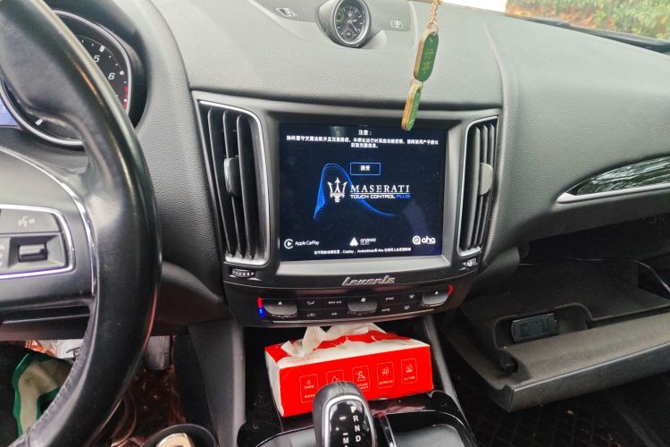 玛莎拉蒂 Levante 2018款 3.0T 经典版中控内饰16