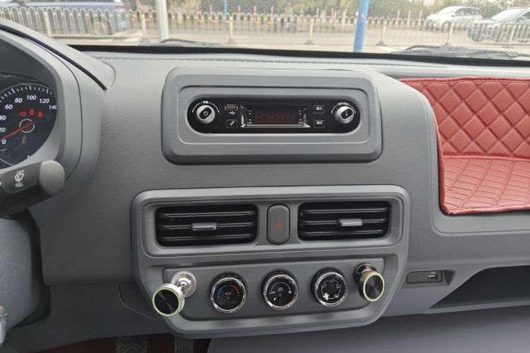 五菱汽车 五菱扬光 2025款 310KM 客车版宁德时代定制版局部细节16