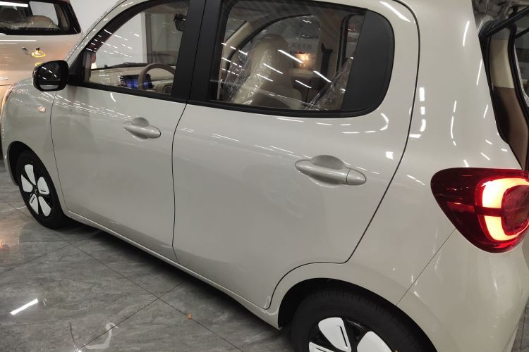 五菱汽车 宏光MINIEV 2025款 四门版 进阶款车身外观4